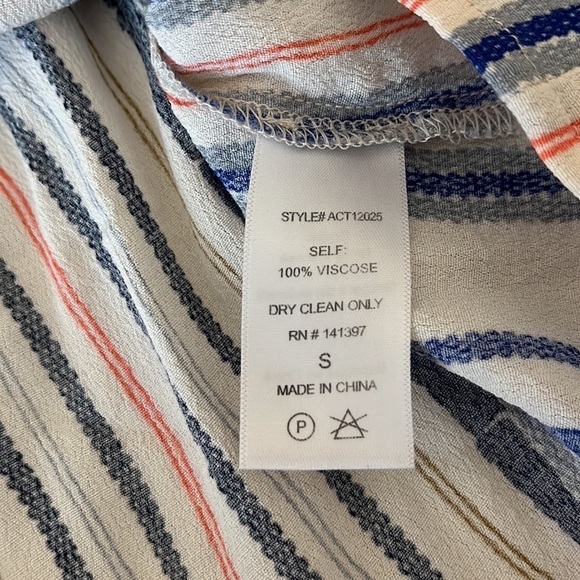 ASTR Off The Shoulder Colorful Stripes Top Size S - Picture 4 of 4